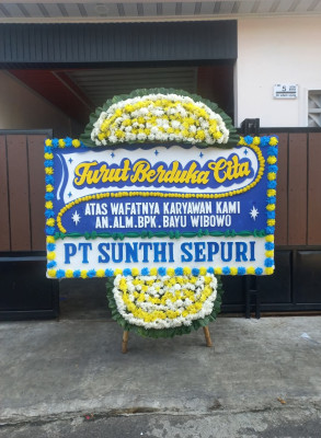 Papan Bunga Duka di Wetar