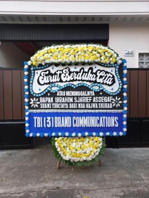 Papan Bunga Duka di Wetar